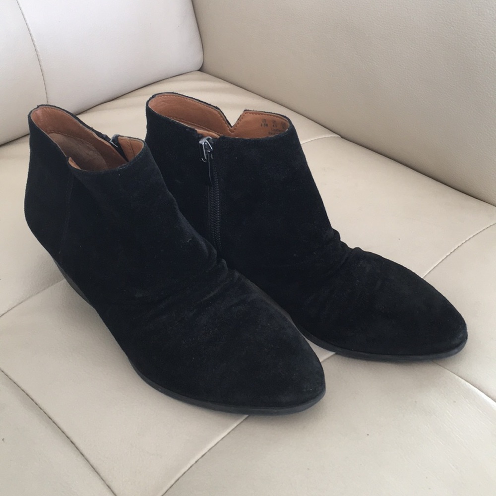 Franco Sarto black suede ankle boots size 6.5